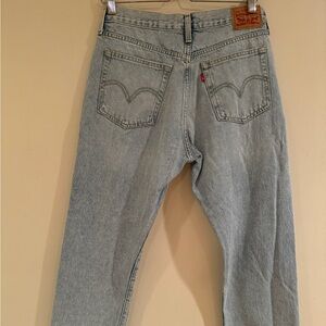 Women’s Levi’s wedgie straight light blue jeans 30/28